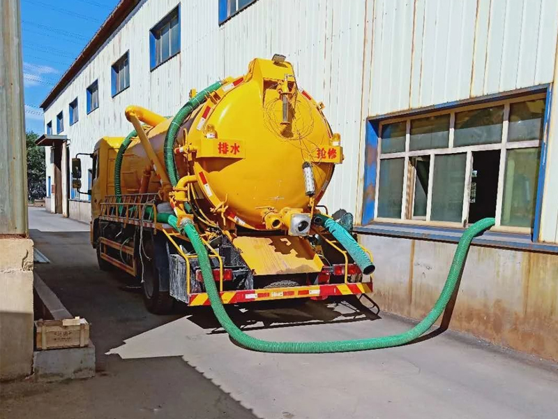 边城厂区化粪池清理